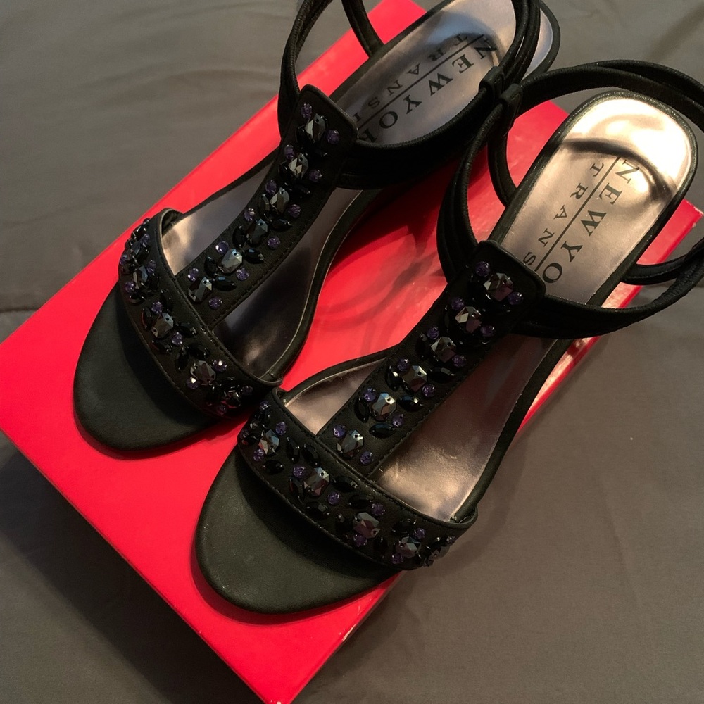 Black dress shoes